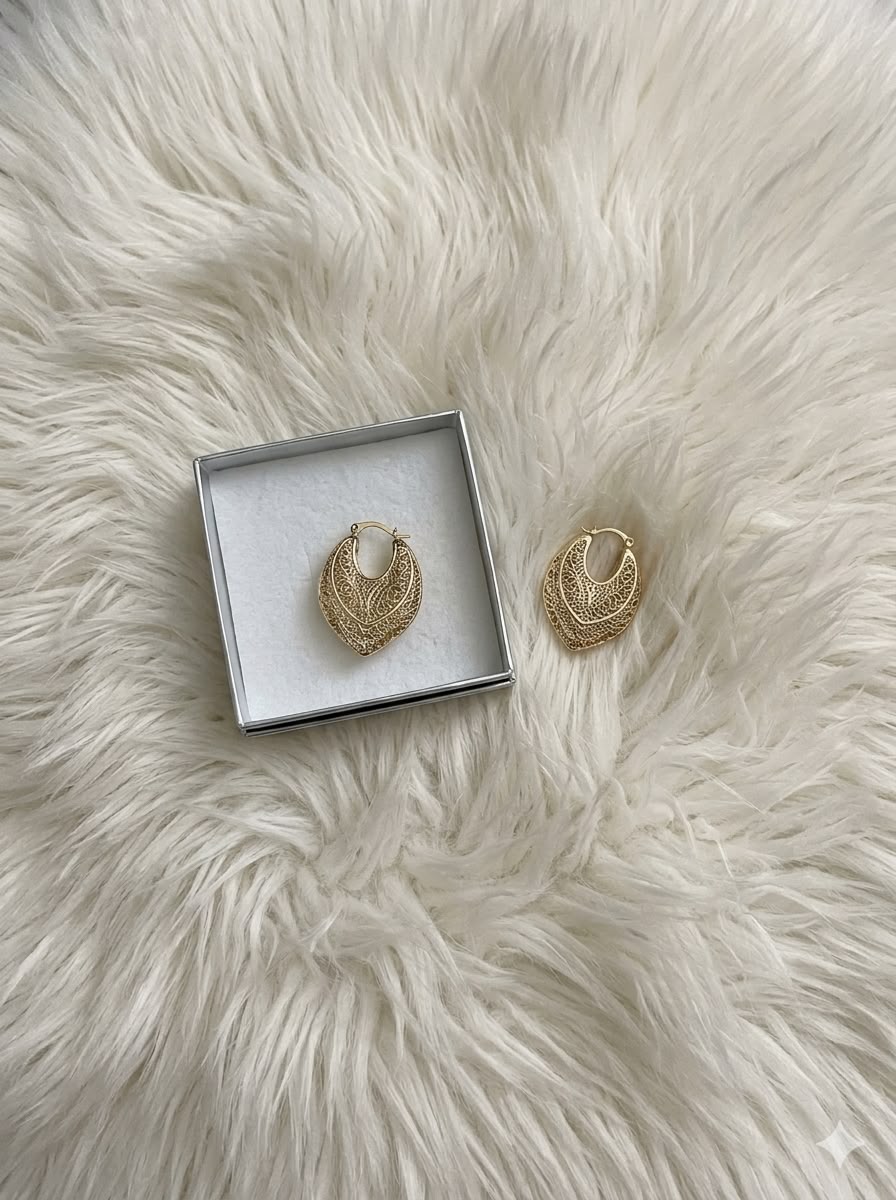 Leaf shaped earring